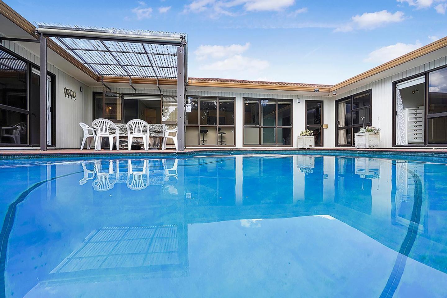Ferienhaus Wow, Spacious With A Pool *